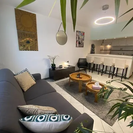 Appartement Grand Tres Bien Situe! Nice
